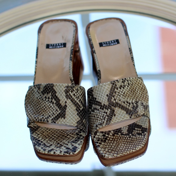 Stuart Weitzman Flappy Diamondback Sandal NIB - Picture 2 of 8